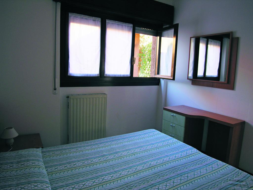 Appartamenti Punta Gro Sirmione Kamer foto